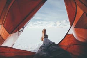 Lire la suite à propos de l’article Conseils de camping par temps froid pour vous garder au chaud pendant votre sommeil