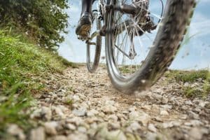 Lire la suite à propos de l’article Pratiquer le vélo de route différemment avec le Gravel Bike