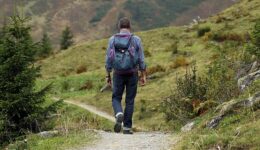 Comment éviter le mal de dos en randonnée ?