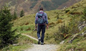 Lire la suite à propos de l’article Comment éviter le mal de dos en randonnée ?
