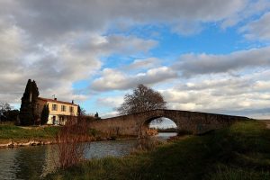 Lire la suite à propos de l’article Tourisme fluvial en France : 3 idées d’escapades entre amis !