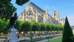 À la découverte de Bourges, une ville chargée d’histoire et de patrimoine culturel