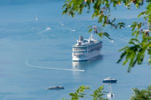 Lire la suite à propos de l’article Comment se passe une traversée en ferry vers la Corse ?