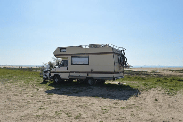 camping car sur la plage
