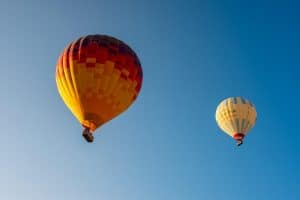Lire la suite à propos de l’article 5 lieux parfaits en France pour un premier vol en montgolfière !