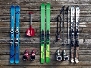 Lire la suite à propos de l’article Housse à Ski : Comment Choisir, Utiliser et Profiter d’une Protection Optimale pour vos Équipements de Ski !